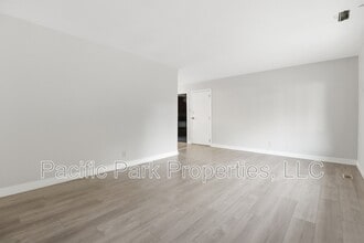 Building Photo - 3939 Esquire Pl