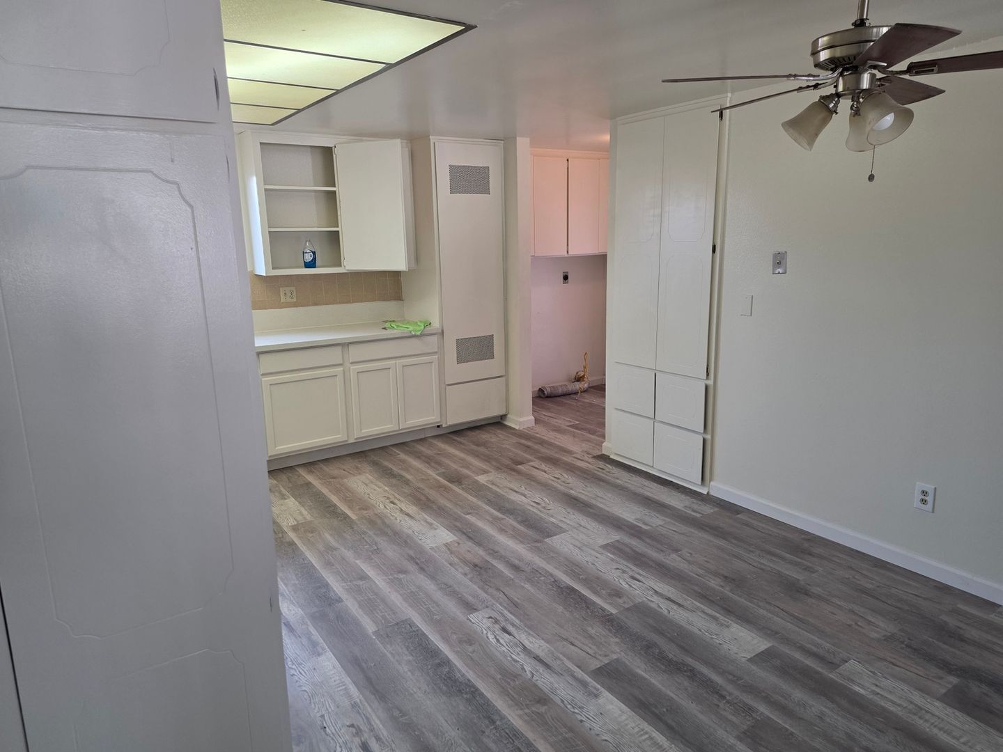 Building Photo - 17049 Ivy Ave