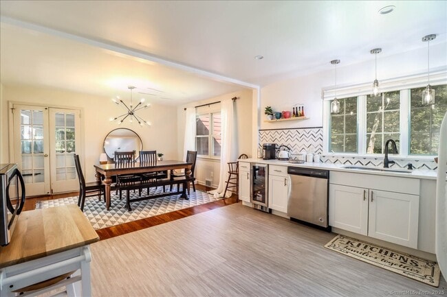 Building Photo - 46 White Birch Rd