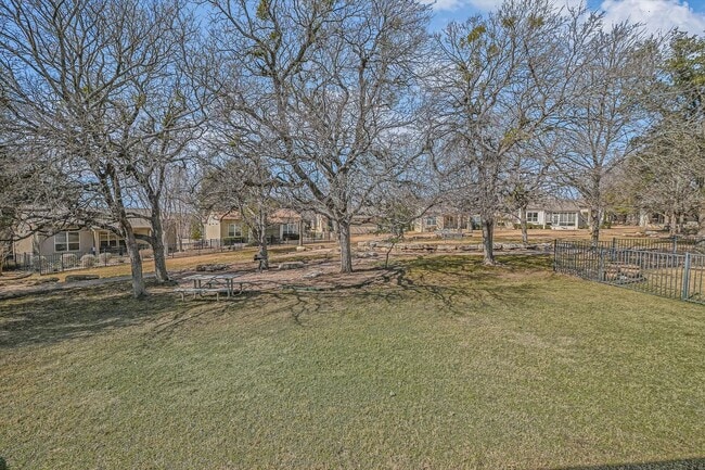 Building Photo - 117 Larkspur Ln