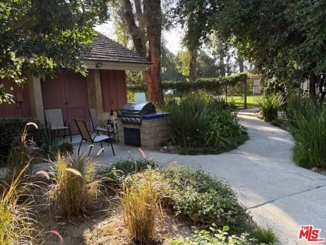 Building Photo - 7120 Carlson Cir