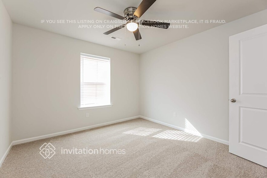 Building Photo - 213 White Flds Ave