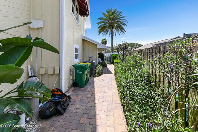 Building Photo - 2230 Sykes Creek Dr