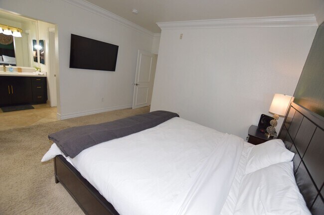 Building Photo - Newly Remodeled & Furnished Luxury Condo Rental near the Las Vegas Strip!