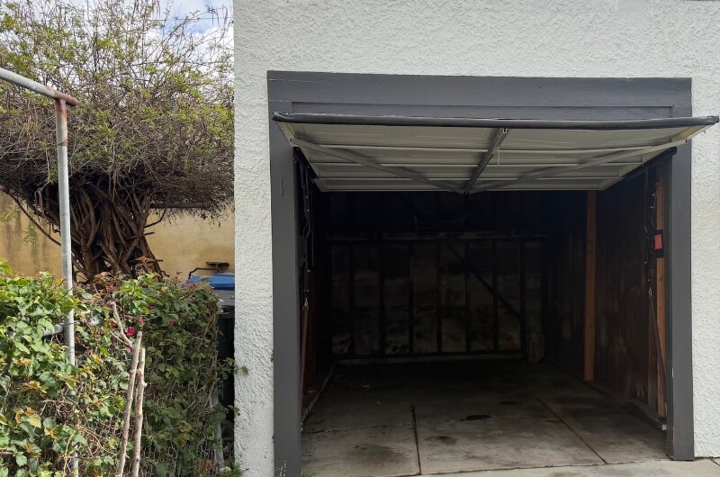 Building Photo - 422 N Spaulding Ave