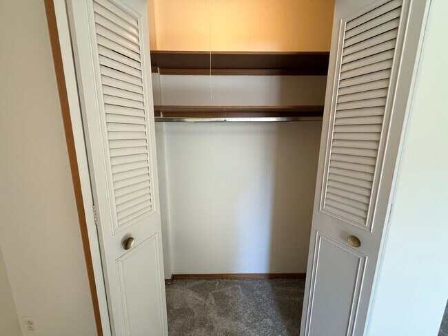 Building Photo - Cozy 2 Bedroom, 1 Bath Apartment with Patio - Welcome Home!