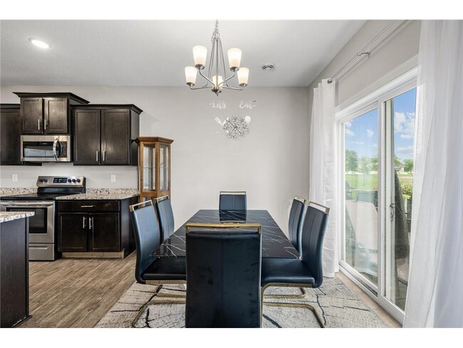 Building Photo - 2117 Cleveland Ln S