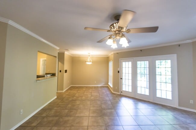 Building Photo - 2 Bedroom, 2 Bath Condo
