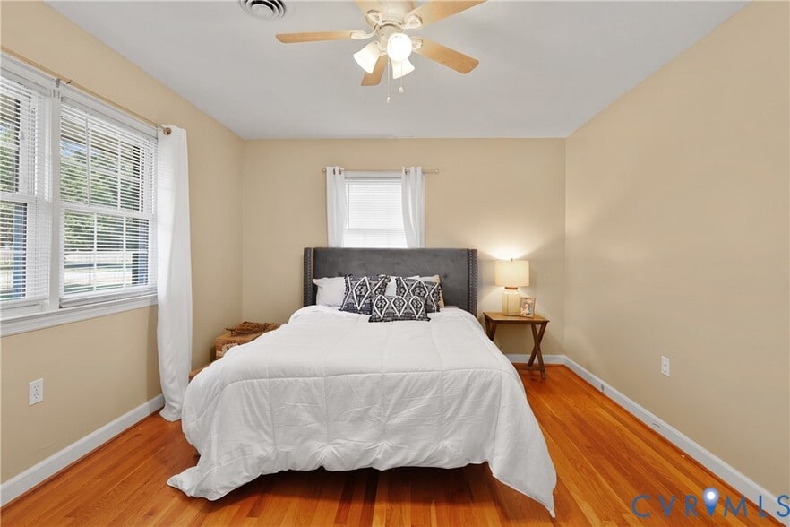 Building Photo - 1871 Pender Ave