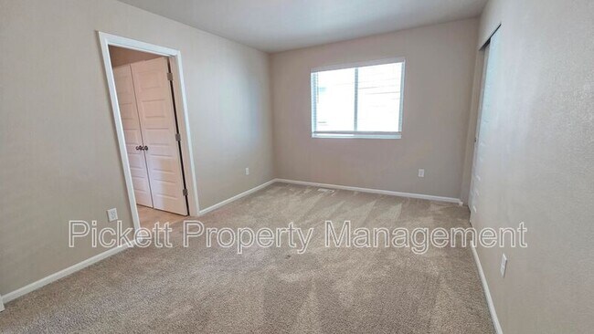 Building Photo - 1032 Baker Hts Lp