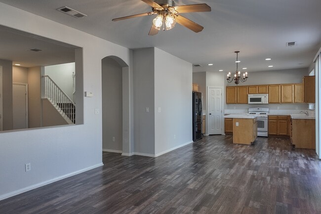 Building Photo - 9222 Cazador St