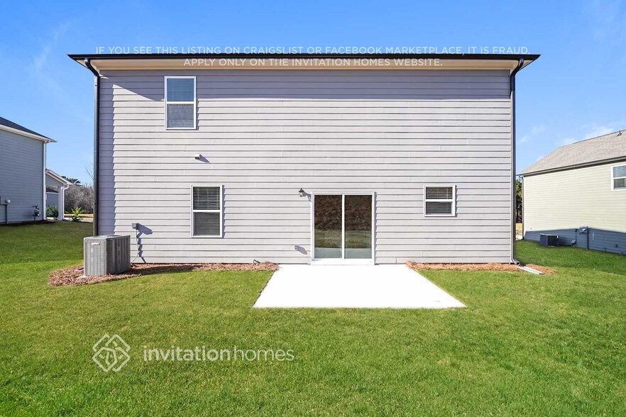 Building Photo - 800 Gelderland Dr