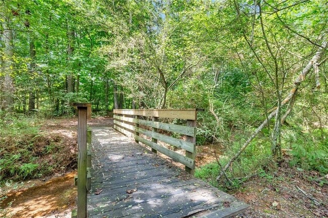 Building Photo - 750 Fieldcrest Park Ln