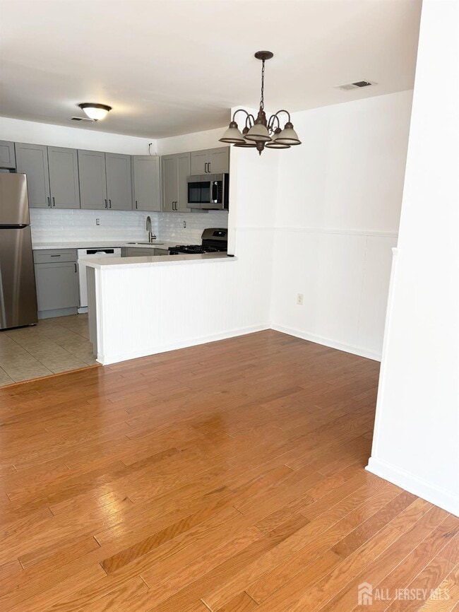 Building Photo - 202 Pennsylvania Way