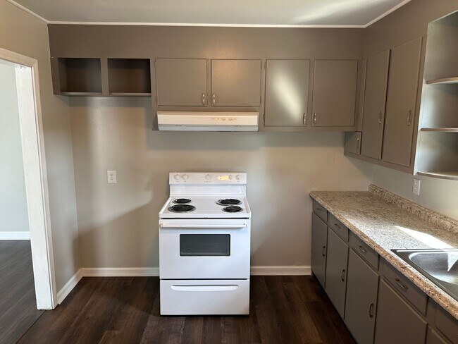 Building Photo - 1116 Cornelia Cir