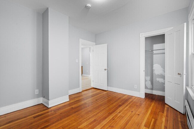Building Photo - 354 Poplar St
