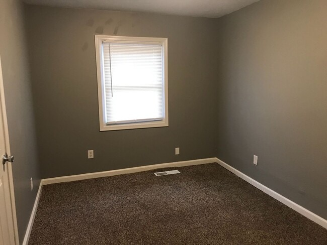 Building Photo - Eagledale - 3 BR home