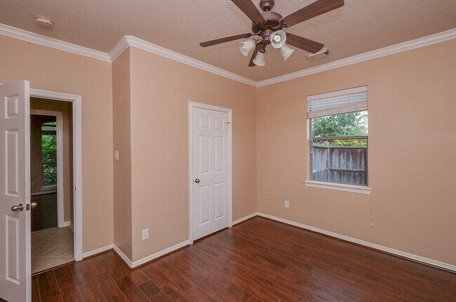 Building Photo - 4019 Jade Cove Ln