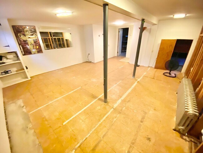 Building Photo - 4 Bedroom Home in Burlington VT Available ...