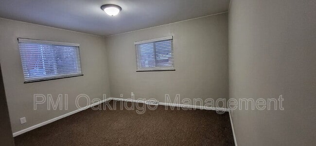 Building Photo - 205 Scott Ave