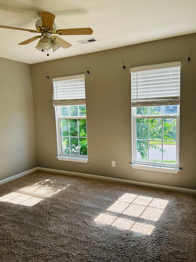 Building Photo - Charming 3-Bedroom Ranch in Greer’s Covete...