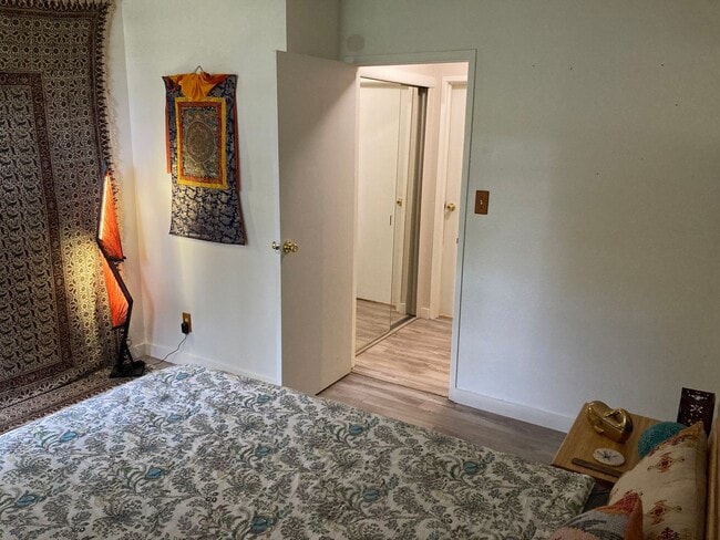 Building Photo - Updated 1bed/1bath in South Boulder - Avail June 5th!