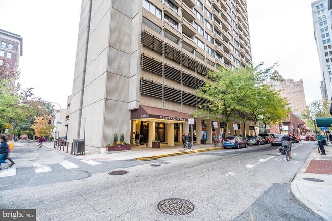 Building Photo - 1326 Spruce St