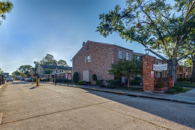 Building Photo - 6339 Briar Rose Dr
