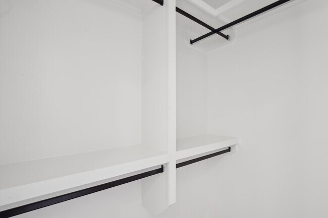 Building Photo - 341 Archwood Dr