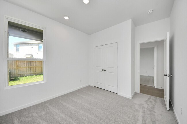 Building Photo - 1058 Blue Stone Dr