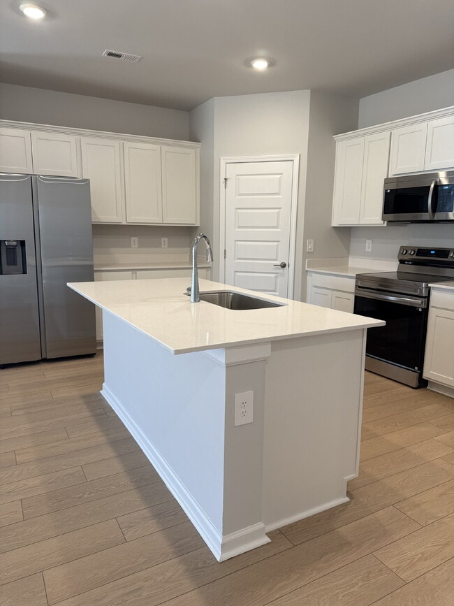 Building Photo - 15733 Ruthie Lynn Dr