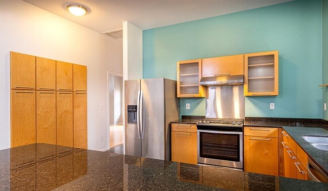 Building Photo - 3803 Byron Dr