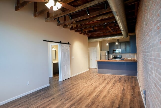 Building Photo - 210 E Washington Ave