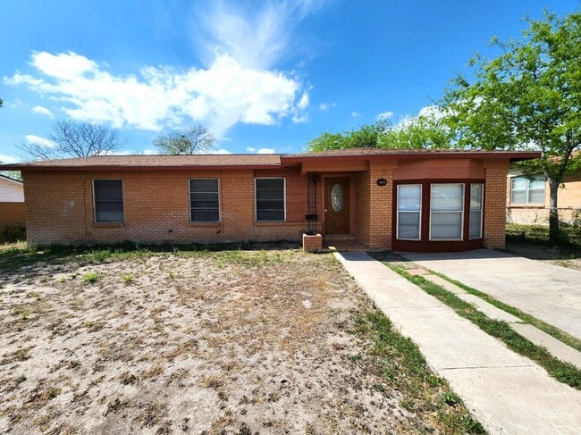 Primary Photo - 224 Highland St