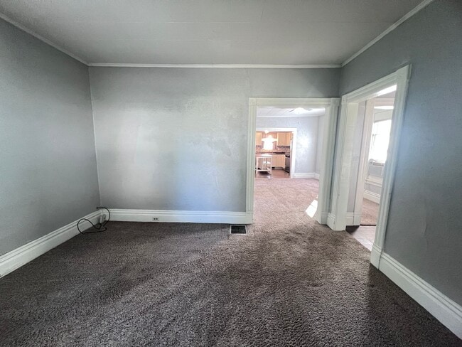 Building Photo - Cute 3 Bedroom home close to medical mile