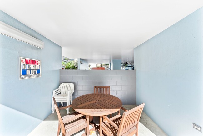 Building Photo - Makiki - Wilder Regent 2 bed, 2 bath, 1 pa...