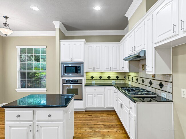 Building Photo - 3006 E Park at Fairdale