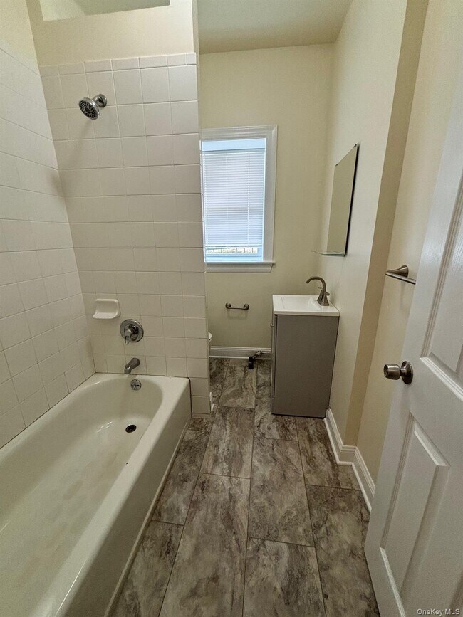 Building Photo - 375 Greenwich Ave