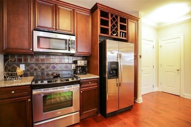 Building Photo - 901 Abernathy Rd NE