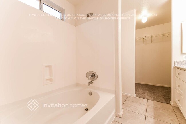 Building Photo - 10343 E Emelita Ave