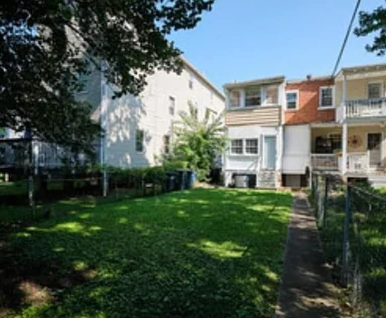 Building Photo - 2019 Newton St NE