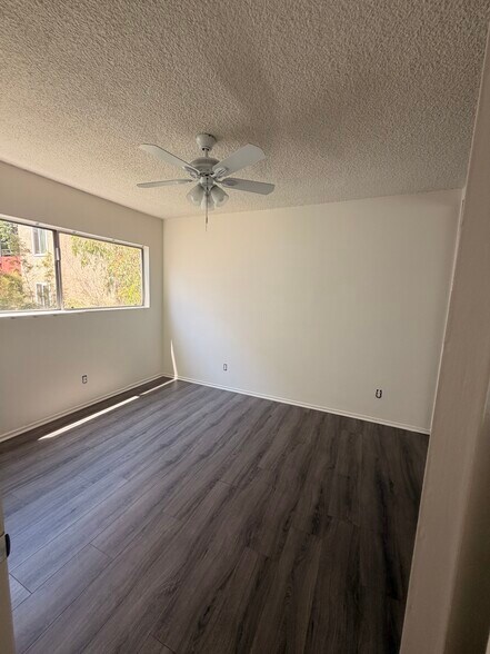 Building Photo - 5019 Klump Ave
