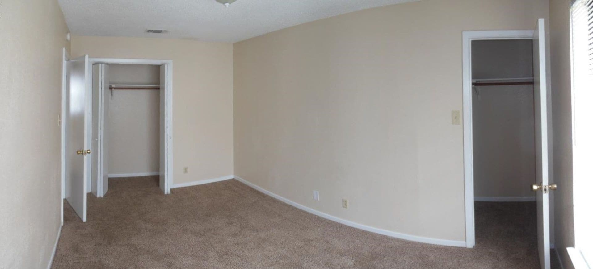 Building Photo - 1701 Cedarview Cir