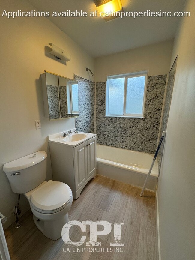 Building Photo - 1106 16th Ave