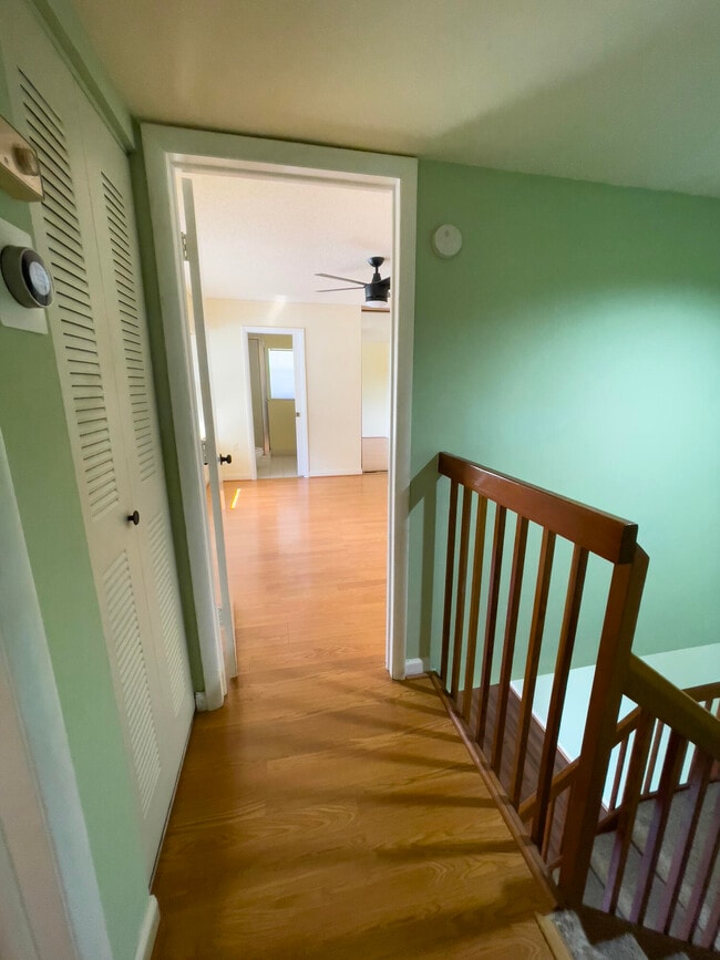 Building Photo - 27 Clinton Ct