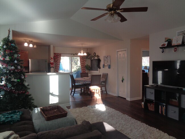 Building Photo - 3809 Satinleaf Dr