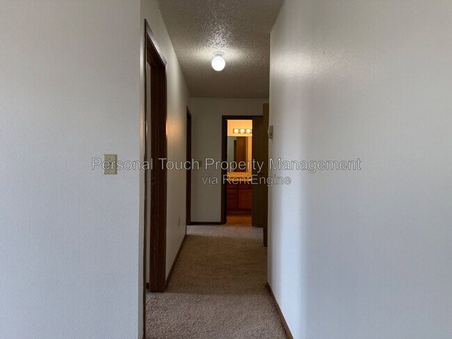 Building Photo - 1401 12th St E