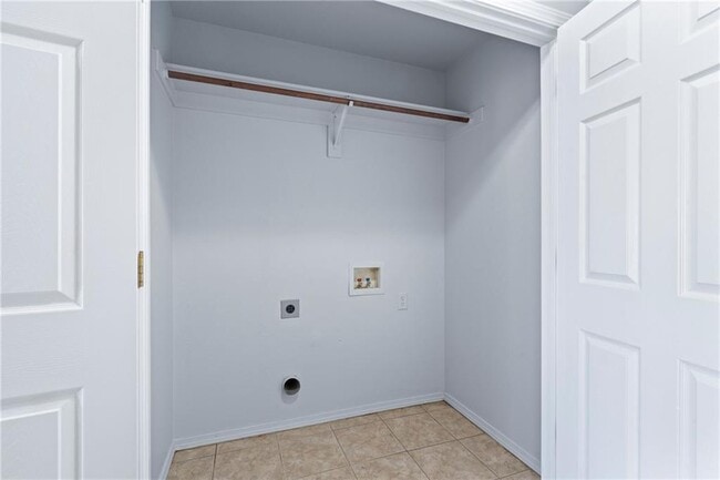 Building Photo - 607 Amanda Dr