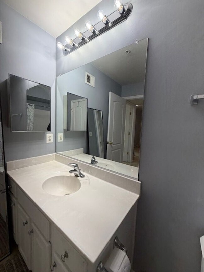 Building Photo - TASKERS CHANCE TOWNHOUSE FOR RENT