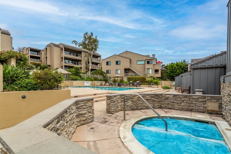 Building Photo - 295 Sea Forest Ct